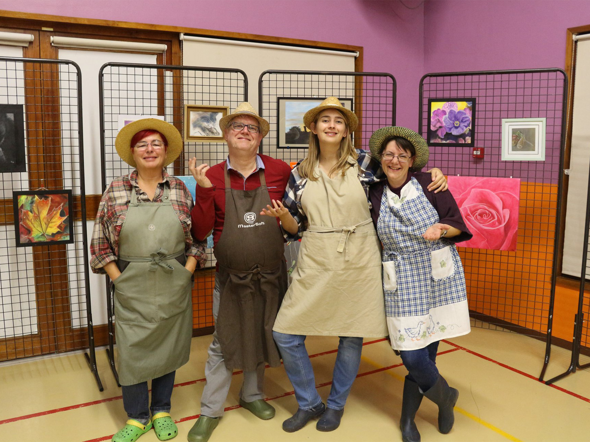 Photo de la troupe Si on c'Hantay déguisée à l'occasion d'une animation sur le thème de la nature'