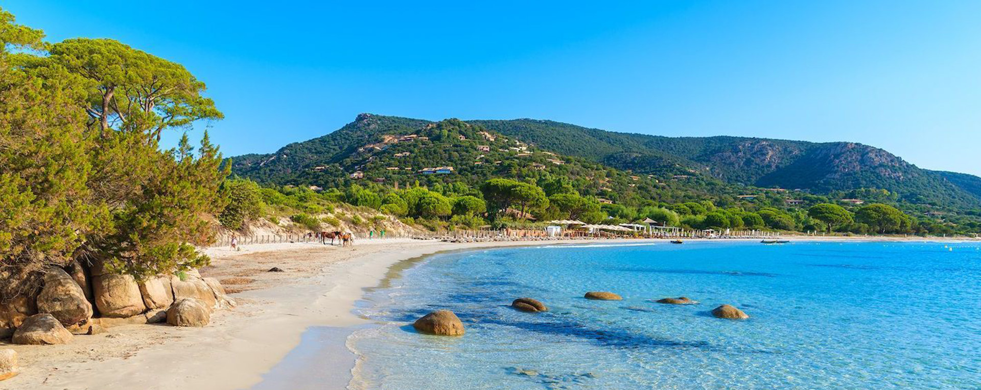 Plage de Santa-Giulia - l'une des plus belles plages de Corse